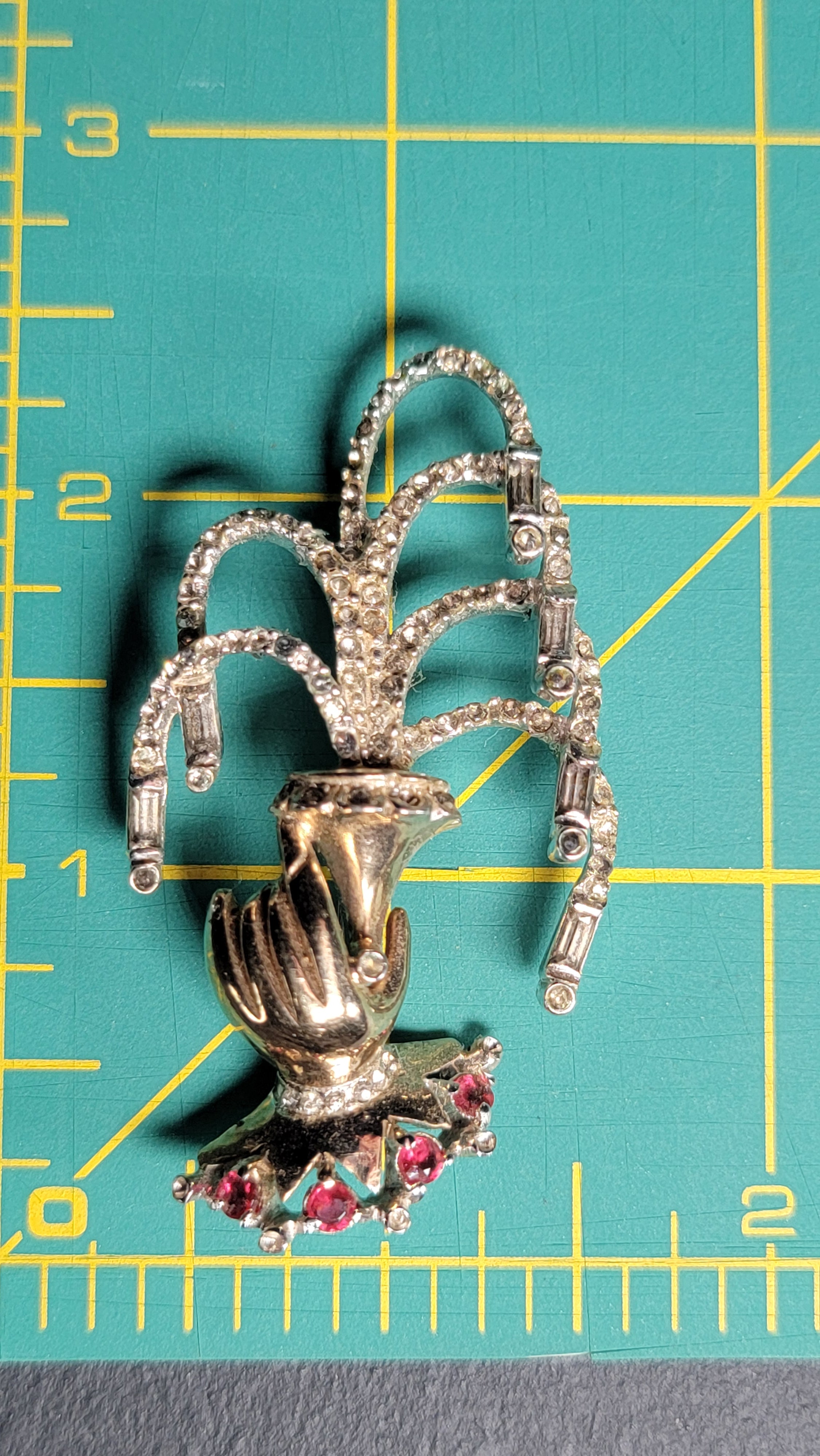 Vintage 1940s-1950s Reja Gold Wash Brooch - Hand Holding Crown - Rhinestone & Baguette