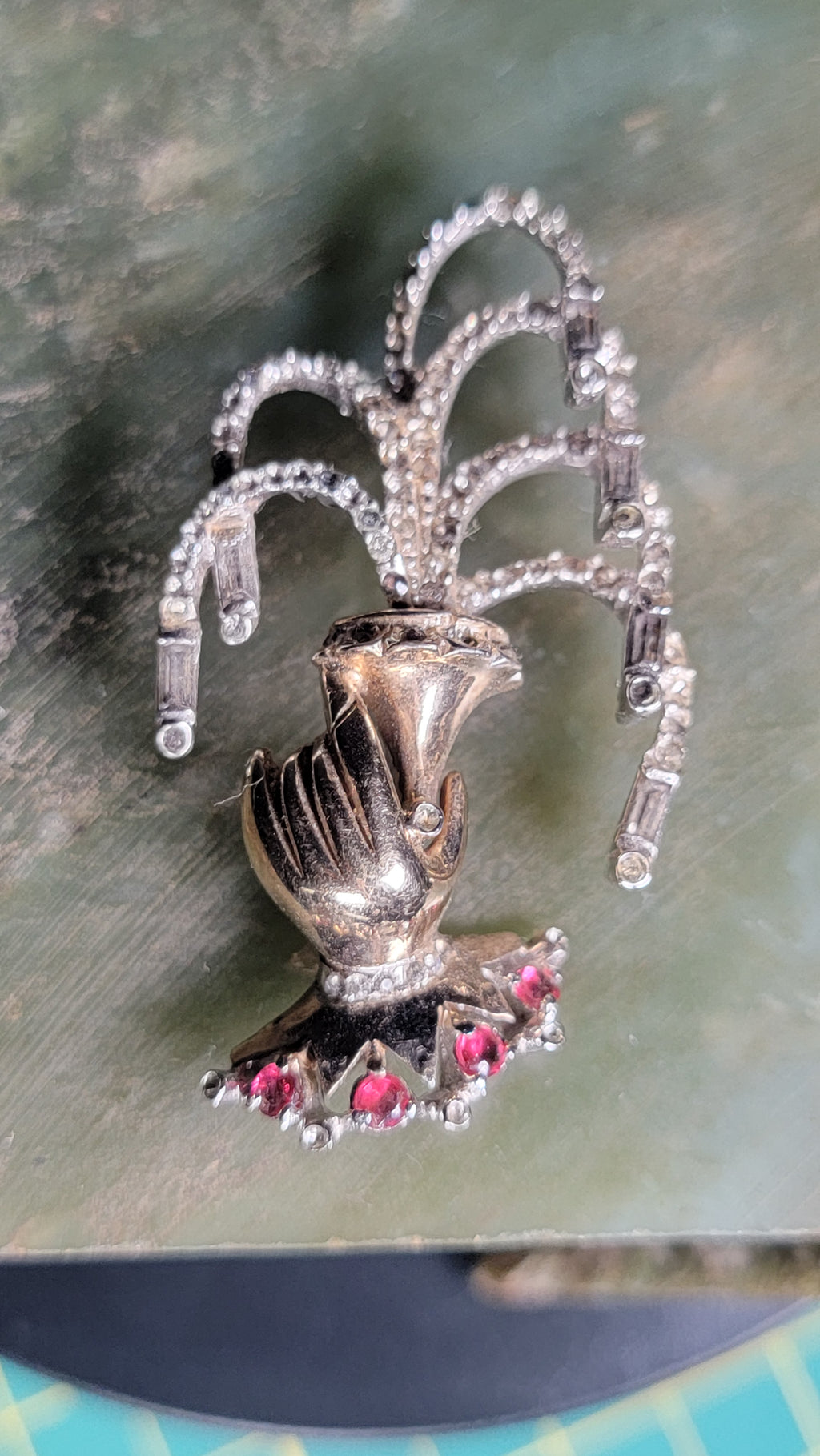 Vintage 1940s-1950s Reja Gold Wash Brooch - Hand Holding Crown - Rhinestone & Baguette