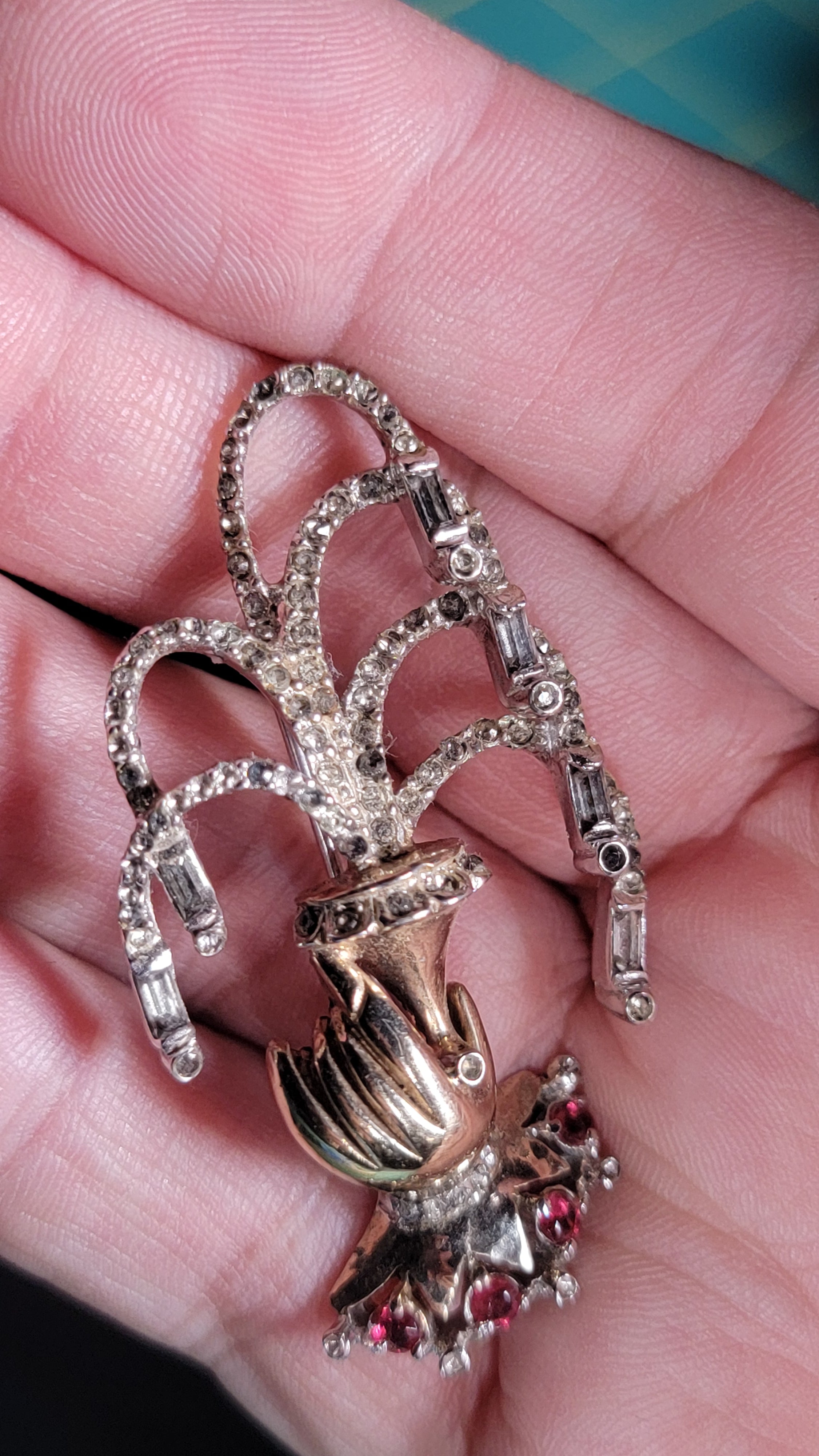 Vintage 1940s-1950s Reja Gold Wash Brooch - Hand Holding Crown - Rhinestone & Baguette