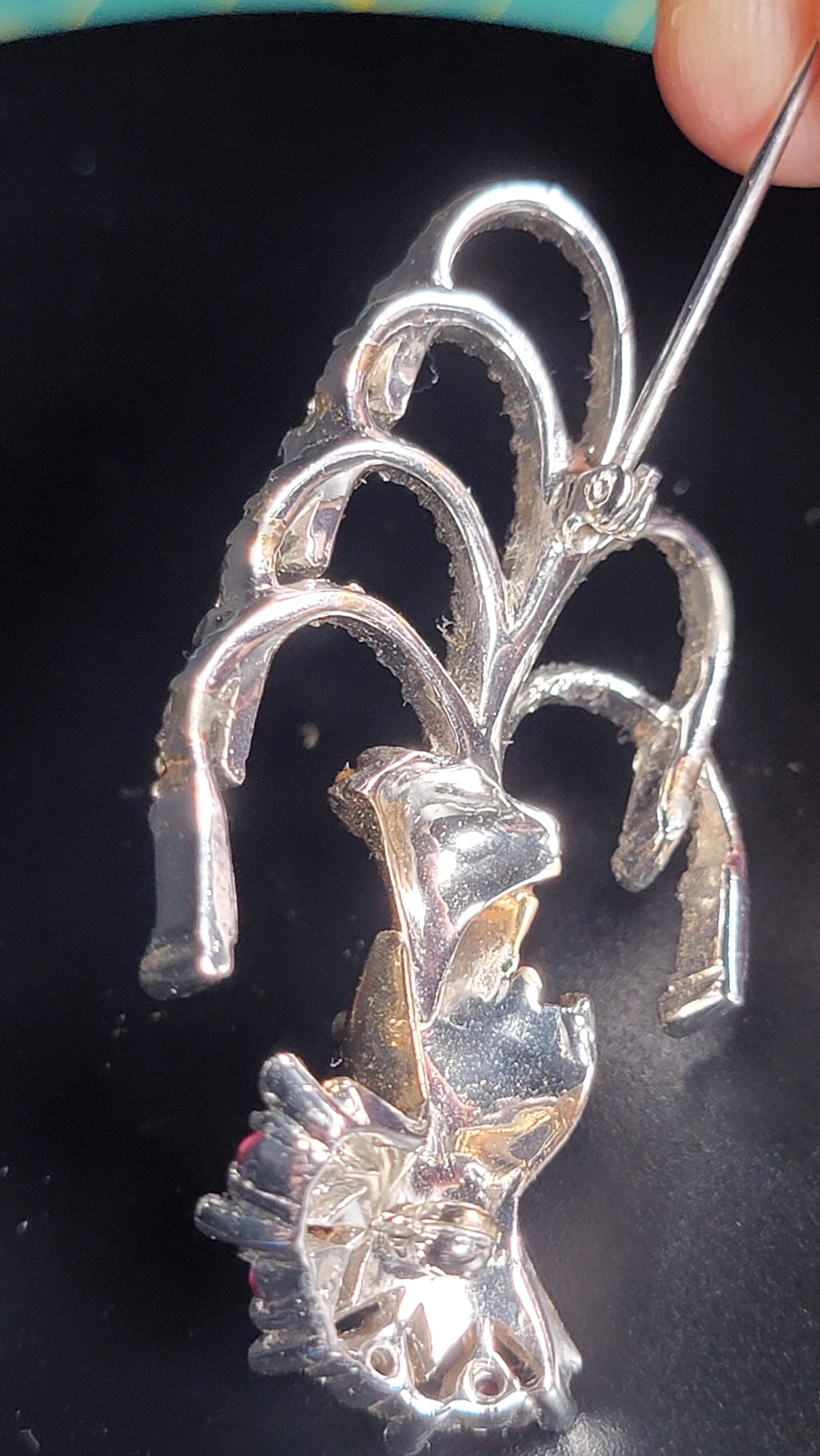 Vintage 1940s-1950s Reja Gold Wash Brooch - Hand Holding Crown - Rhinestone & Baguette